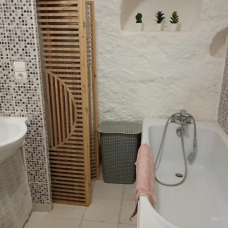 Maison Troglodytique Au Coeur Des Chateaux De La Loire - Le Cerisier Perche Luynes  Extérieur photo