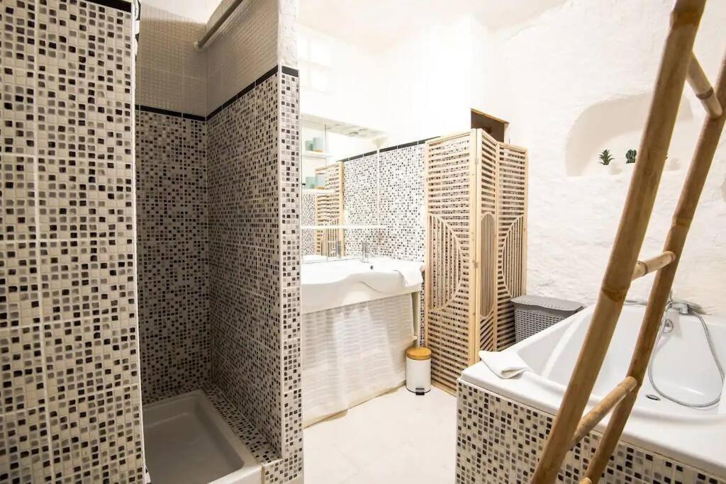 Maison Troglodytique Au Coeur Des Chateaux De La Loire - Le Cerisier Perche Ferienhaus Luynes (Indre-et-Loire)