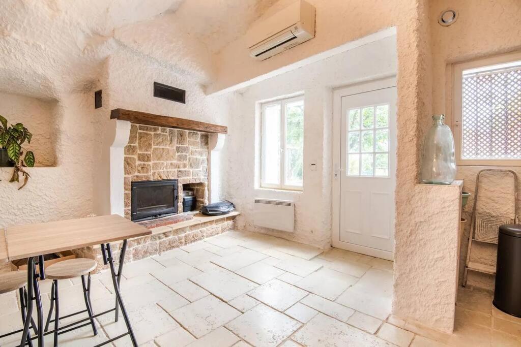 Maison Troglodytique Au Coeur Des Chateaux De La Loire - Le Cerisier Perche Luynes (Indre-et-Loire)