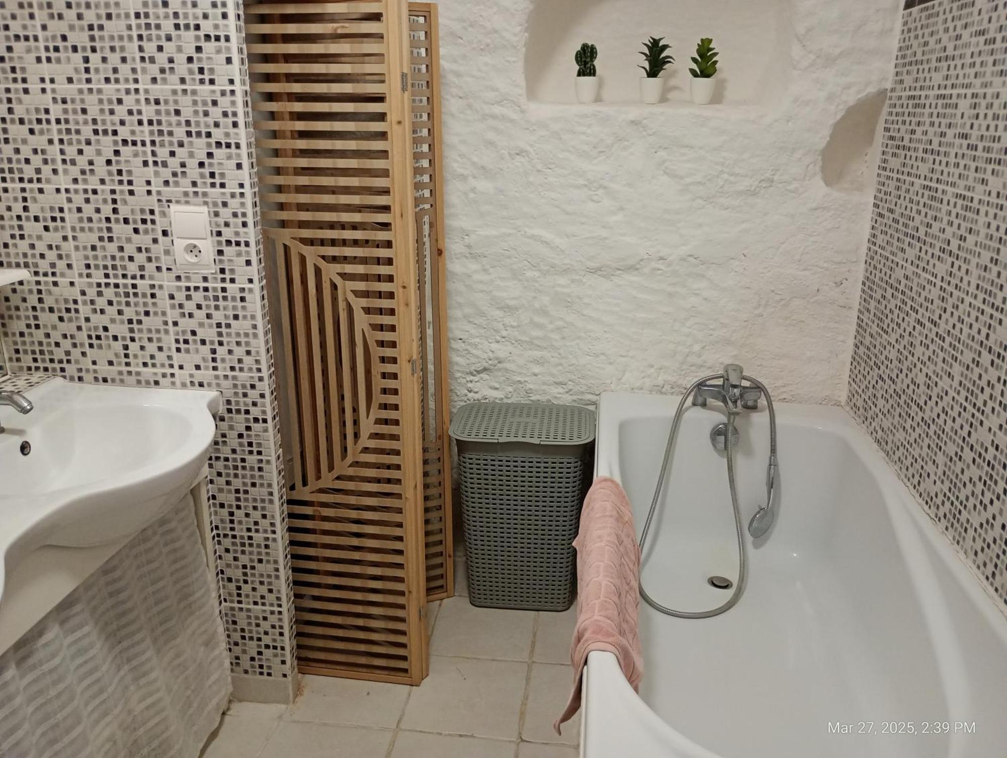 Maison Troglodytique Au Coeur Des Chateaux De La Loire - Le Cerisier Perche *