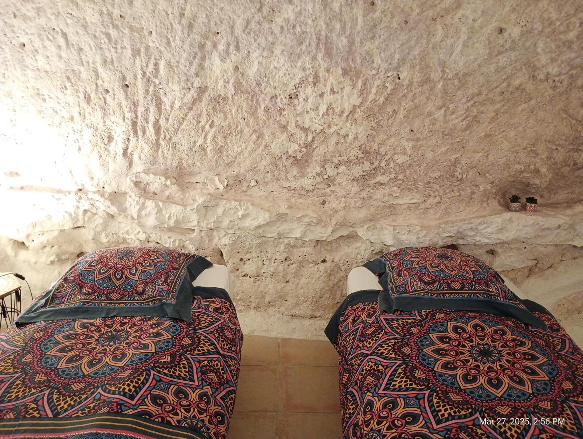 Maison Troglodytique Au Coeur Des Chateaux De La Loire - Le Cerisier Perche * Luynes (Indre-et-Loire)